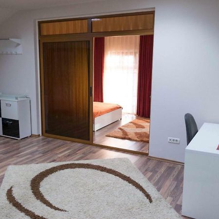 Penthouse De Lux Apartment Oradea Luaran gambar