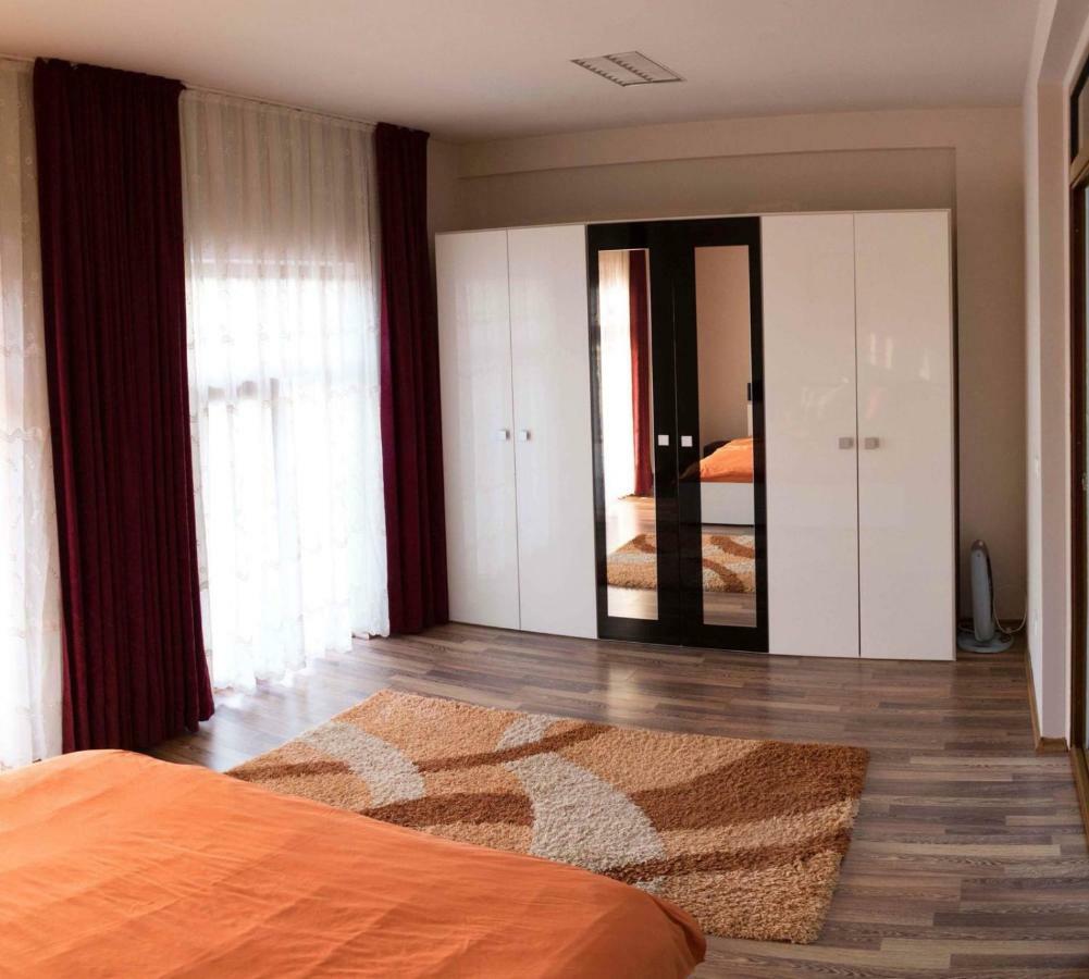Penthouse De Lux Apartment Oradea Luaran gambar