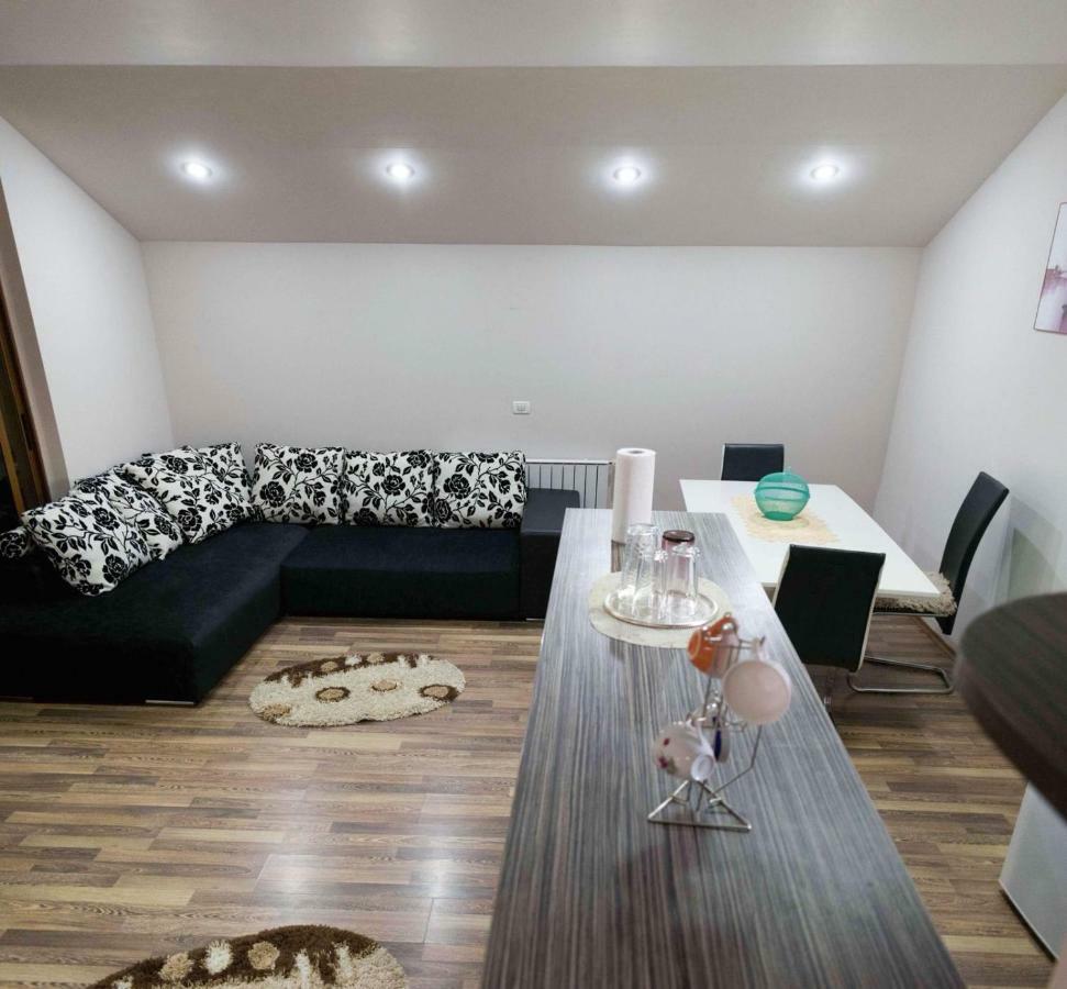 Penthouse De Lux Apartment Oradea Luaran gambar