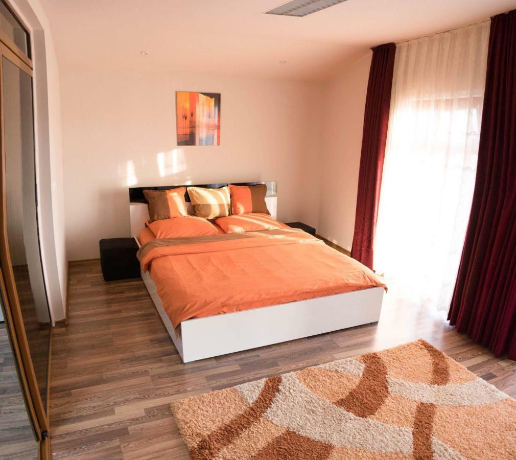 Penthouse De Lux Apartment Oradea Luaran gambar