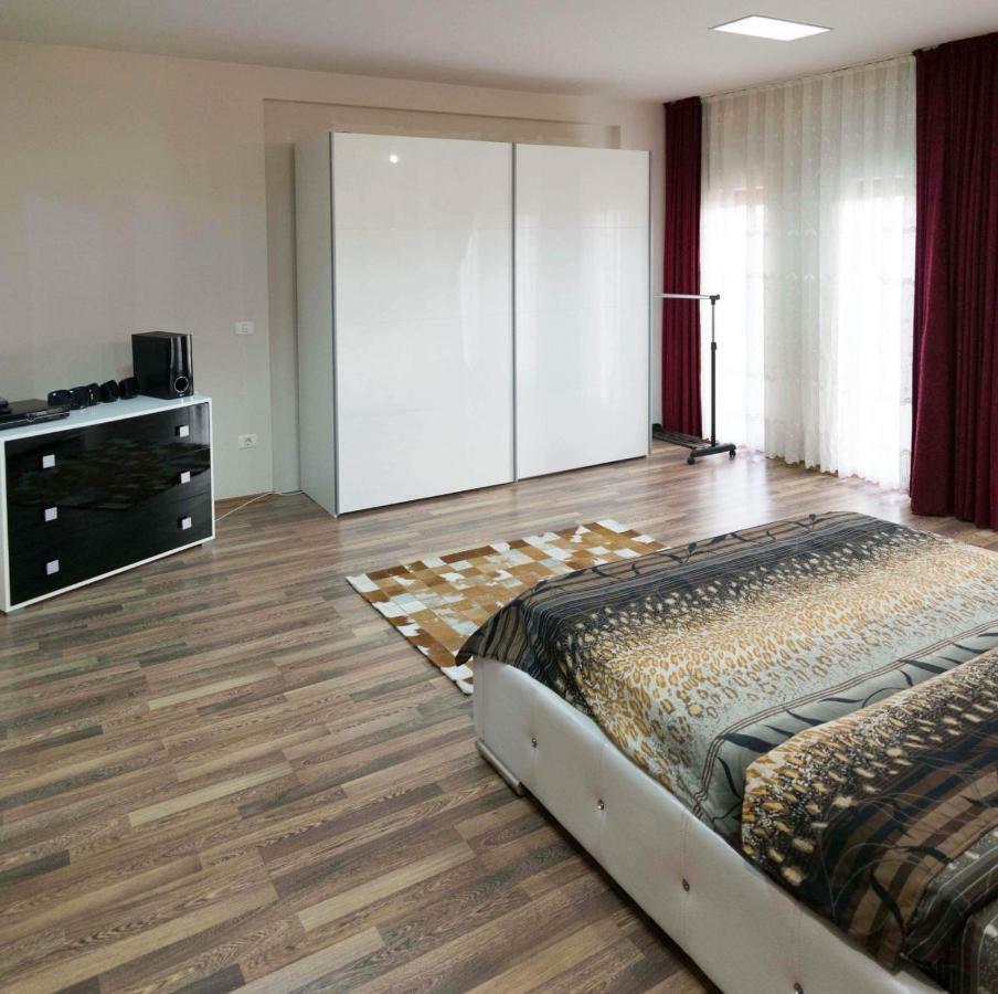 Penthouse De Lux Apartment Oradea Luaran gambar